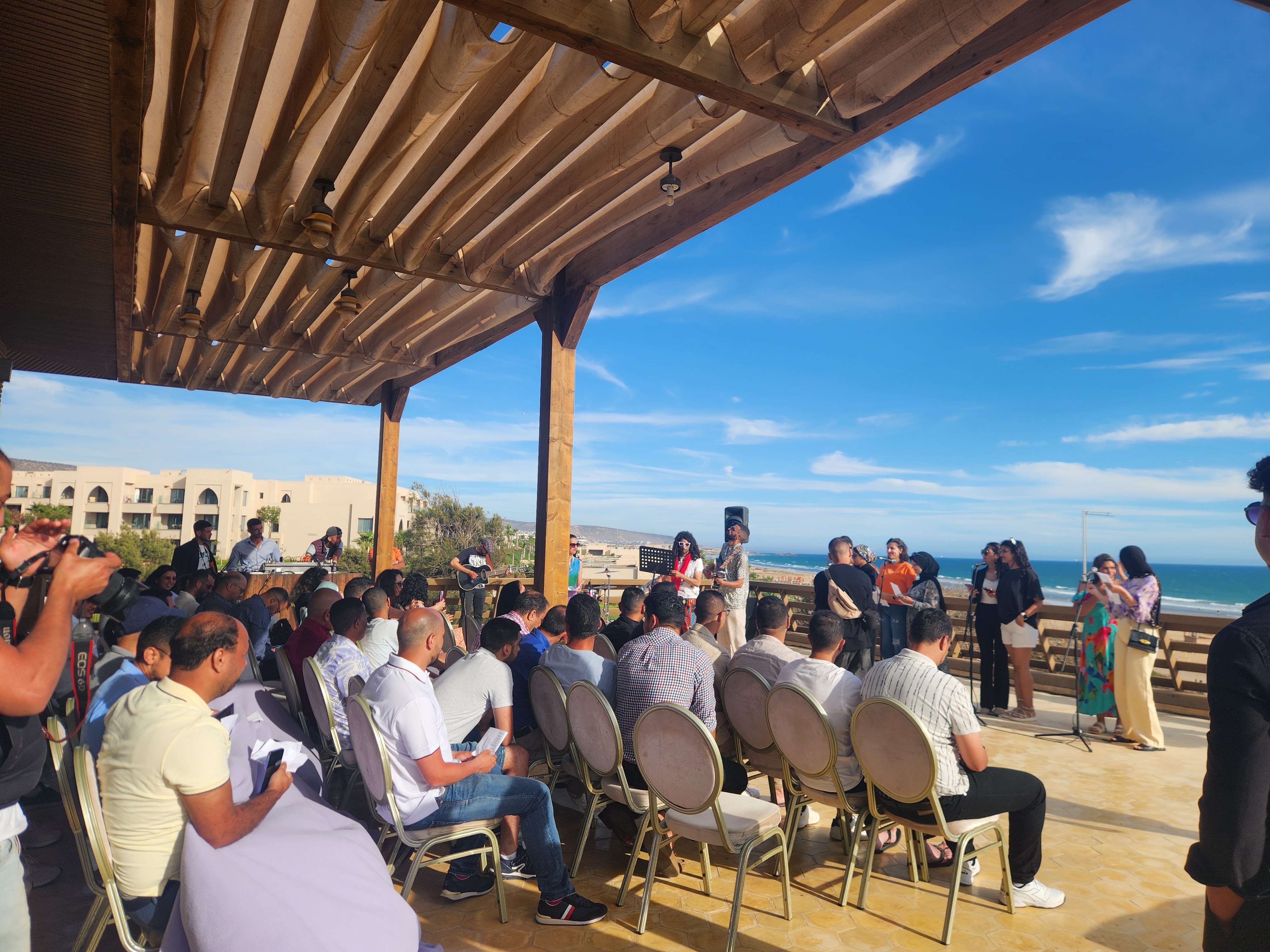 Conférence en bord de mer